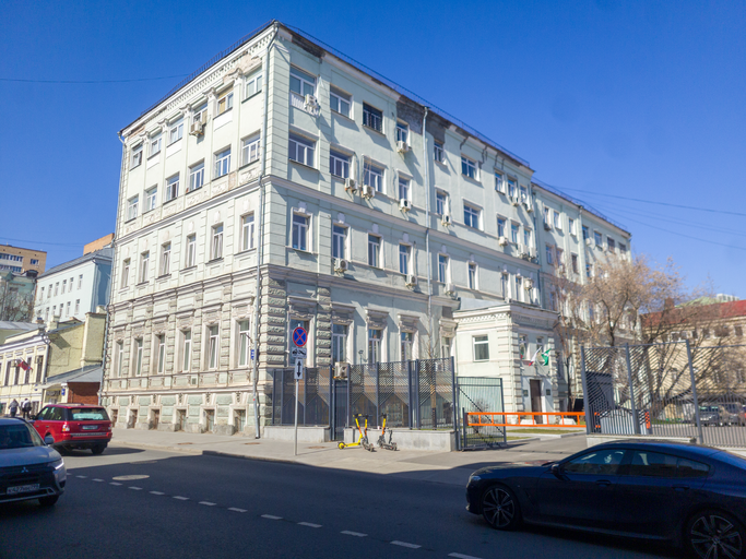 Новая Басманная улица 23 c1)